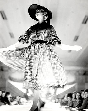 Carmen Dell&rsquo;Orefice, David Jones&rsquo; American Fashion Parade, August 1950, photograph by Geoffrey Lee