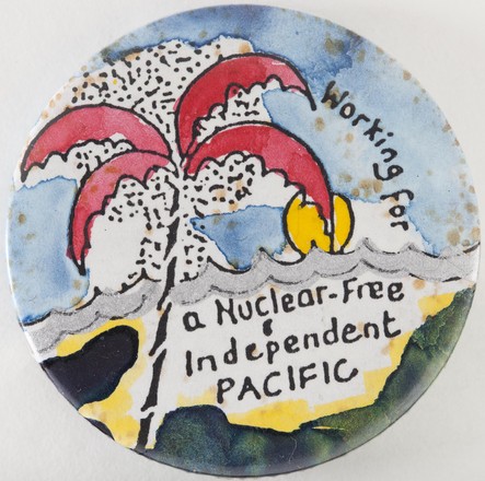 Protest badges for peace and nuclear disarmament, 1960s – 1980s