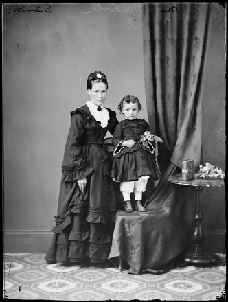 Mrs [Robert?] Penhall [nee Margaret Balfour] and her daughter