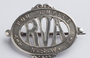 World War One Rejected Volunteers' Association of New South Wales badge, c. 1916
