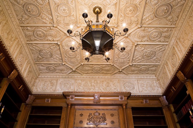 Ceiling in the Shakespeare room