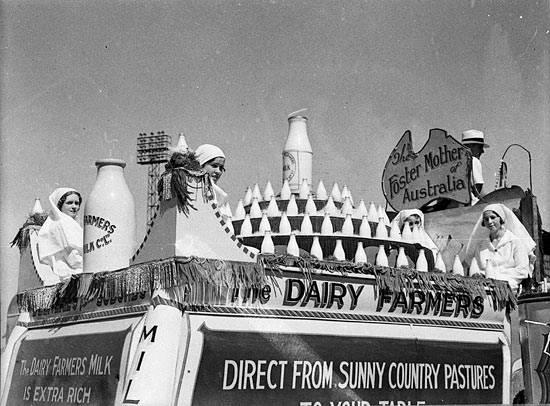 Dairy Farmers' Co-op float