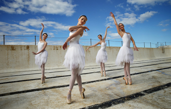 Swans from the Australian Ballet